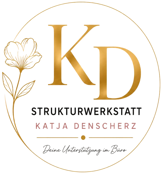 Logo der KD Strukturwerkstatt: goldenes KD-Monogramm in einem Ring mit gezeichneter Blüte, darunter Katja Denscherz – Deine Unterstützung im Büro